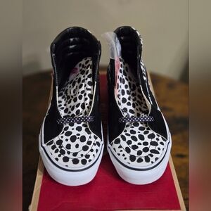 Van's Mens 8 1/2, Women 10 Brand NEW